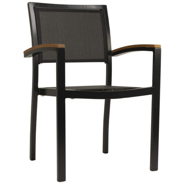 Fauteuil Ceran noir empilable en aluminium et textilène, avec accoudoirs en teck, mobilier CHR extérieur pour terrasses professionnelles.