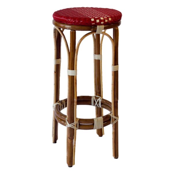 Tabouret de bar en rotin bordeaux et crème Verone avec repose-pied, idéal pour cafés, bars et restaurants.