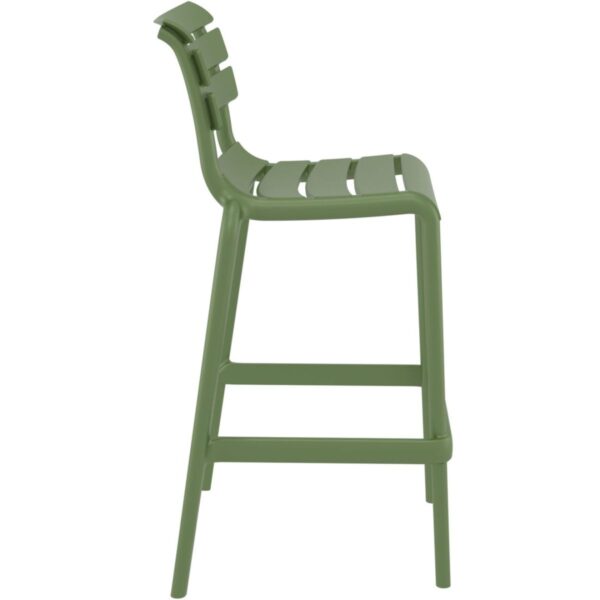 Tabouret Siena vert empilable en polypropylène, mobilier CHR design pour bars et terrasses professionnelles.