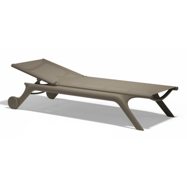 Bain de soleil Africa Vondom – Lot de 4 bains de soleil design en Batyline empilables pour hôtels et piscines professionnelles